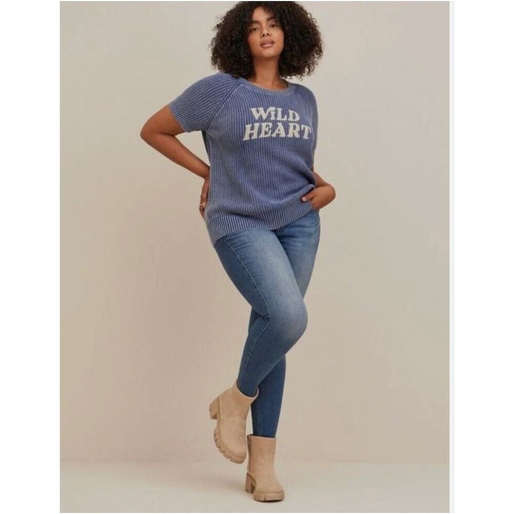 Torrid Wild Heart Sweater Tee Size 2 Blue Chunky Knit Graphic Cotton Top